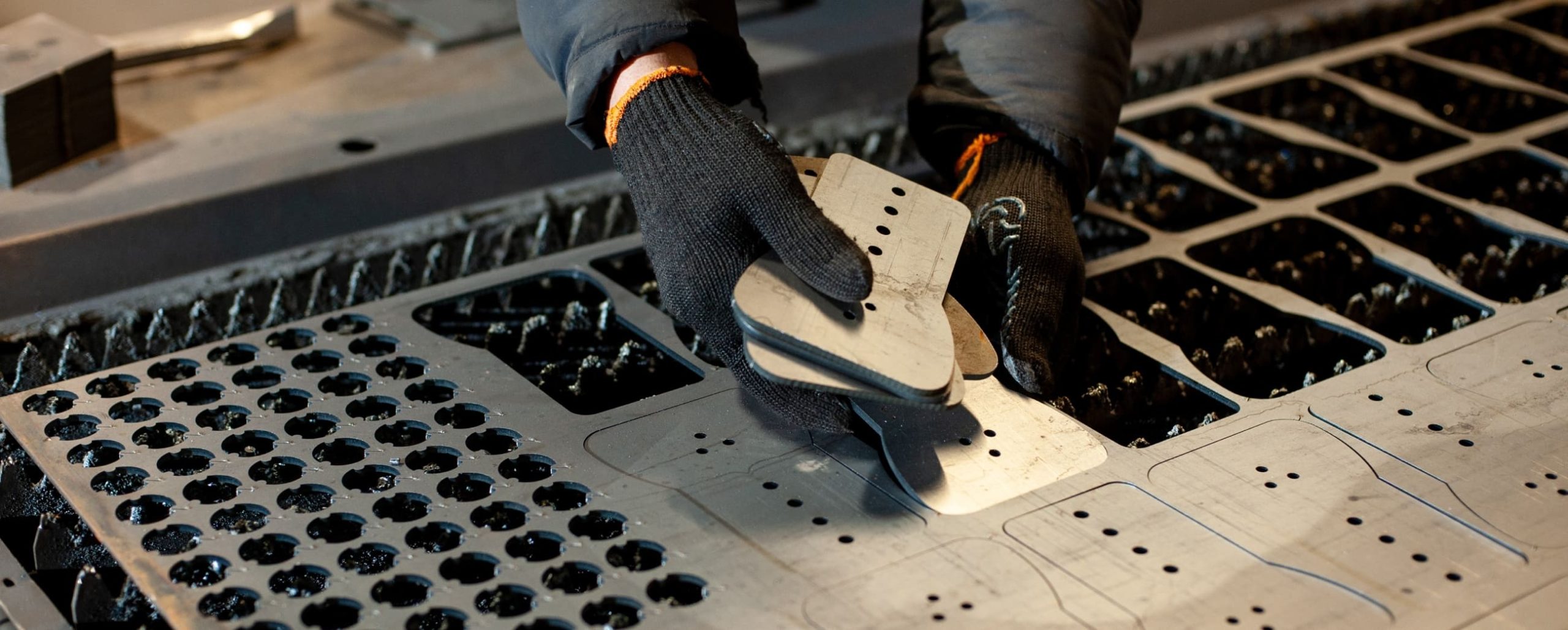 Machine découpe jet d'eau industrie manufacturière