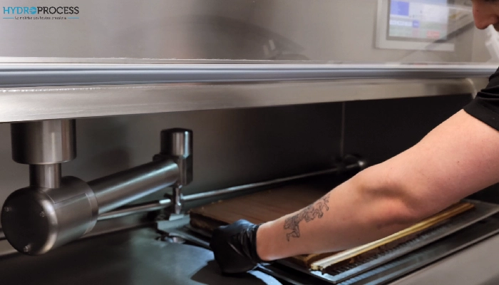 decoupe-jet-eau-piece-chocolat (1)